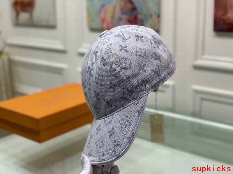 Louis Vuitton Luxury Cap