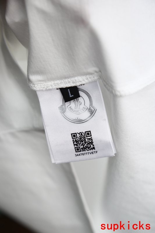 Moncler Luxury Cloth