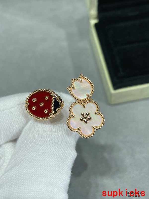 Van Cleef & Arples Jewelry