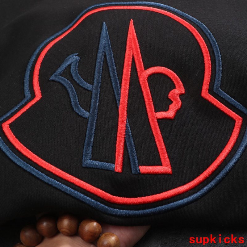 Moncler Luxury Cloth