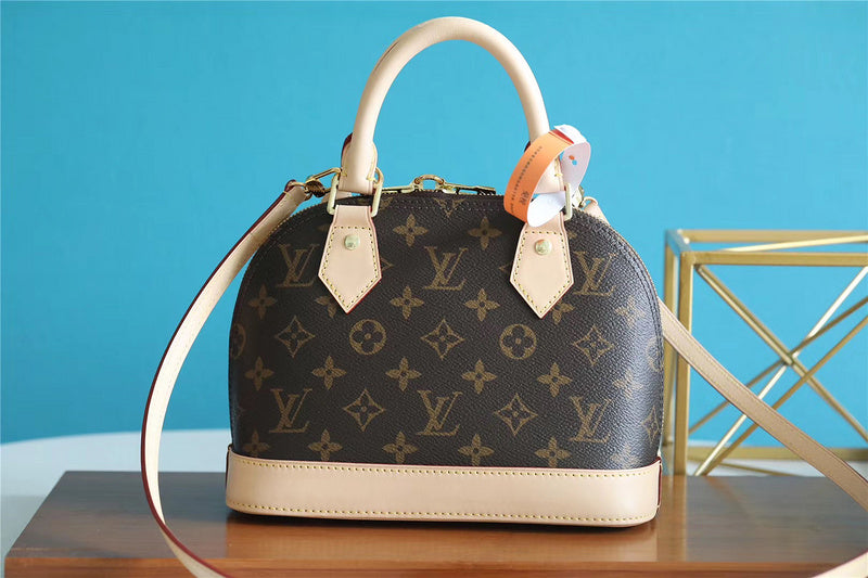 I W Fashion Lu-Vi bags - 8253