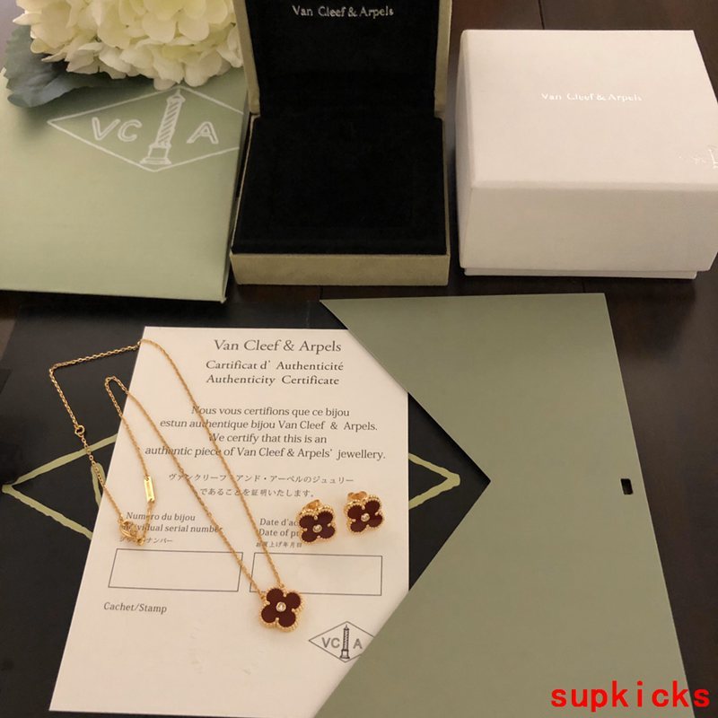 Van Cleef & Arples Jewelry