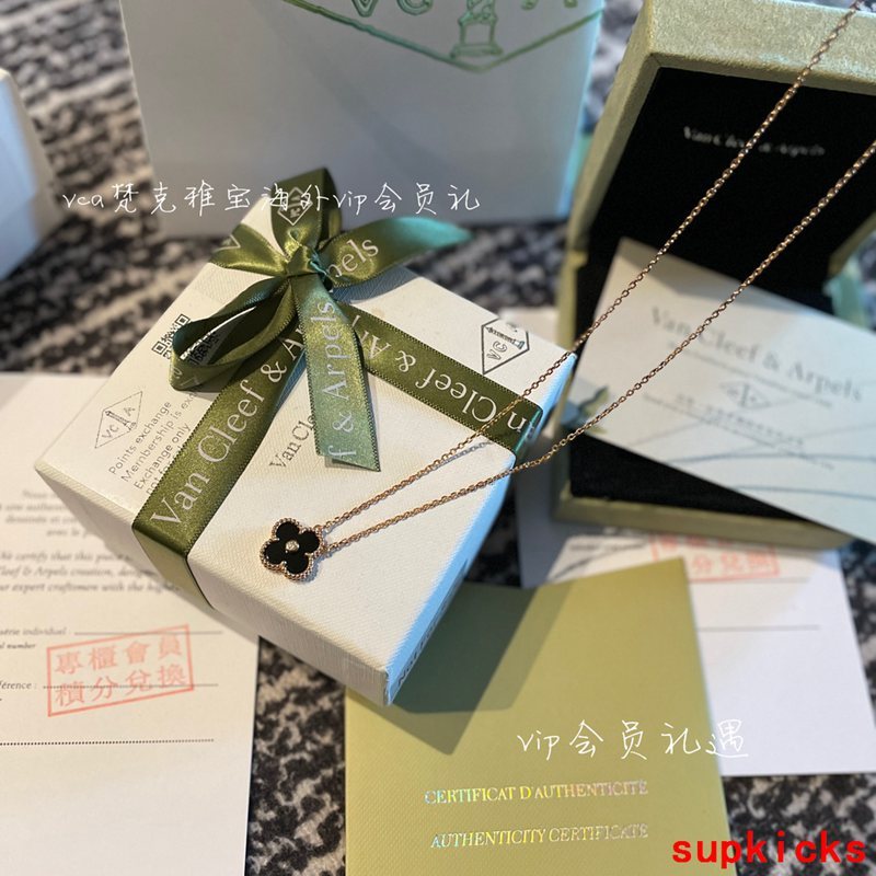 Van Cleef & Arples Jewelry