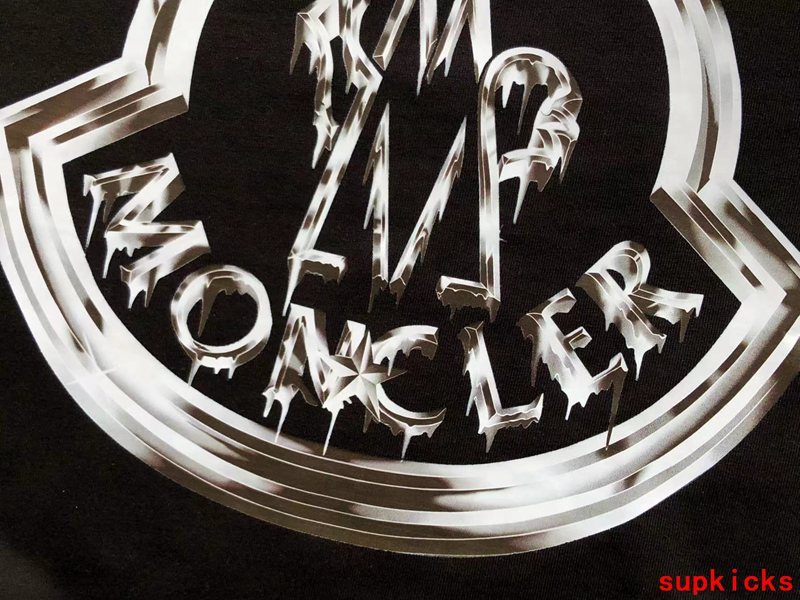 Moncler Luxury Cloth