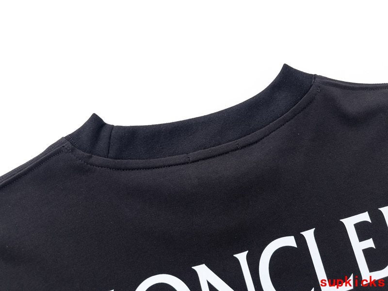 Moncler Luxury Cloth