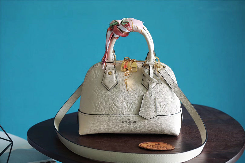I W Fashion Lu-Vi bags - 8299