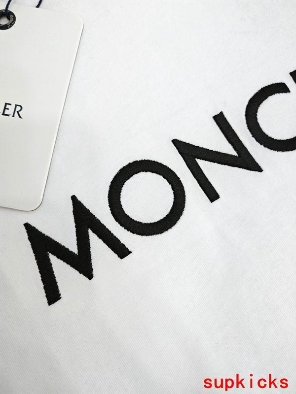 Moncler Luxury Cloth