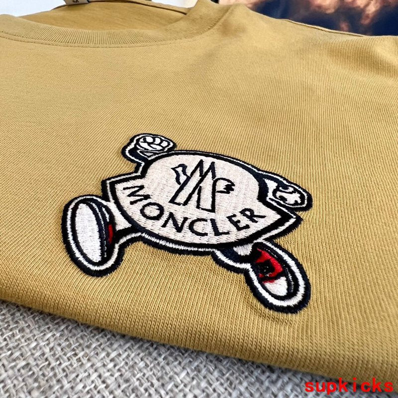 Moncler Luxury Cloth