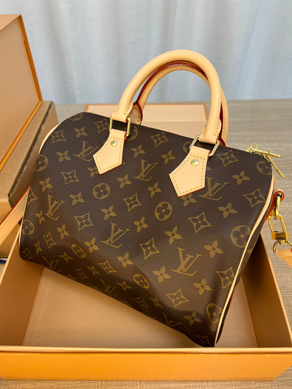 I W Fashion Lu-Vi Bags - 16780