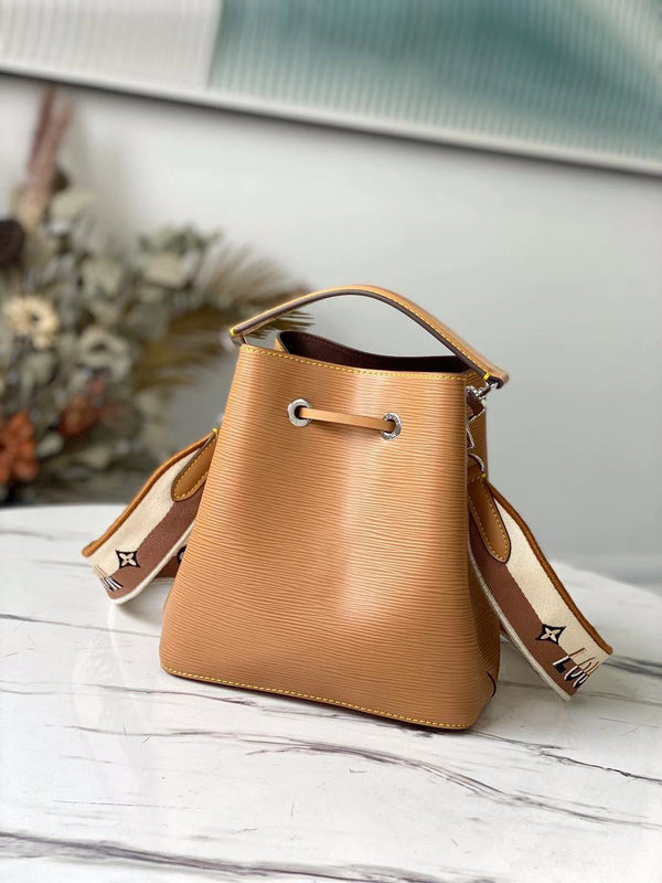 I W Fashion Lu-Vi bags - 17534