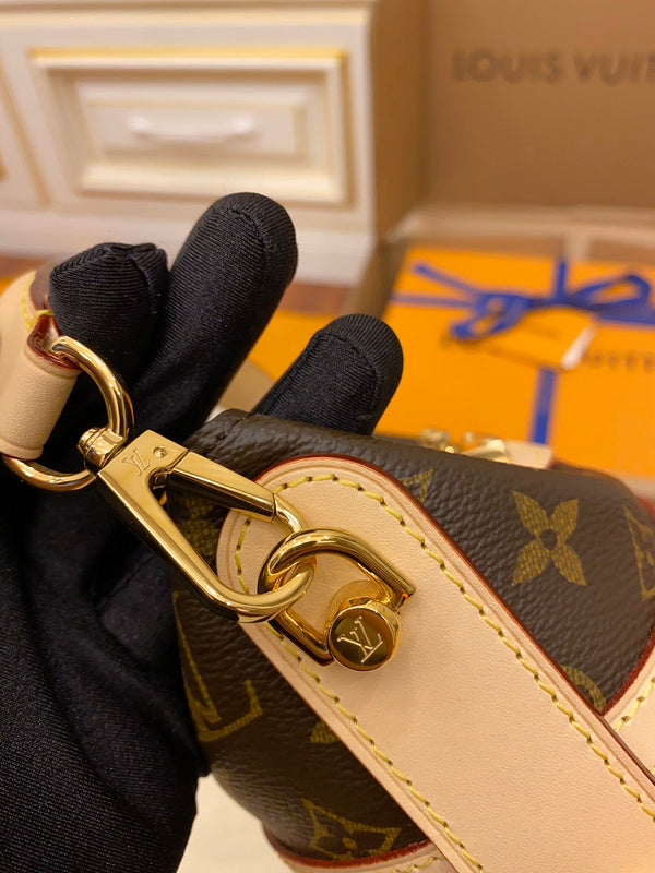 I W Fashion Lu-Vi bags - 17555