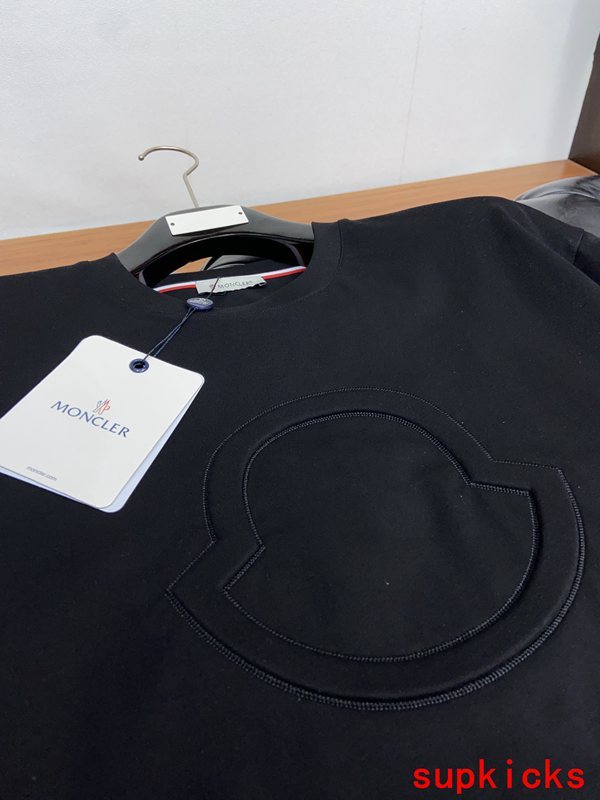 Moncler Luxury Cloth