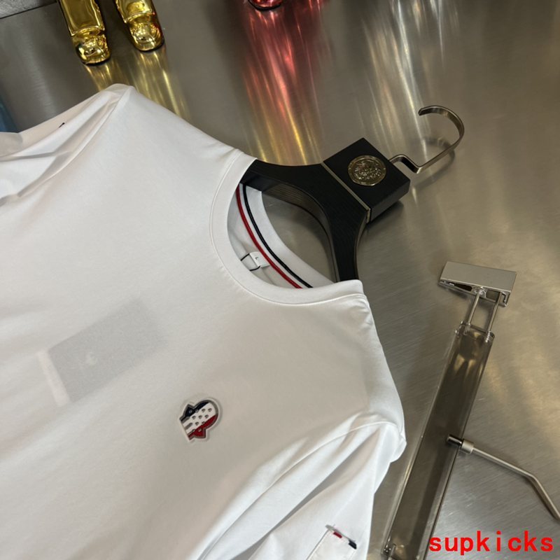 Moncler Luxury Cloth