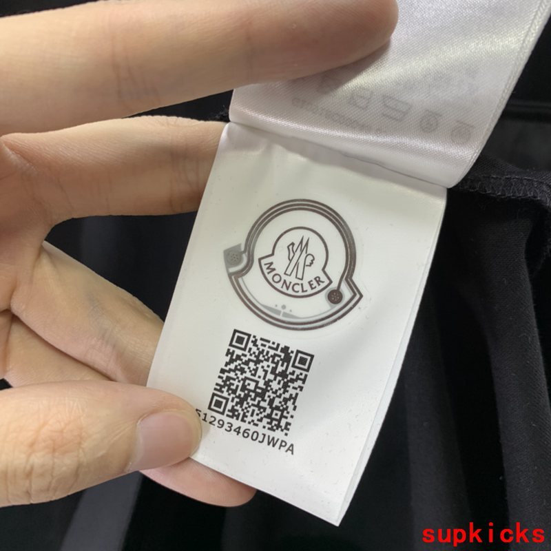 Moncler Luxury Cloth