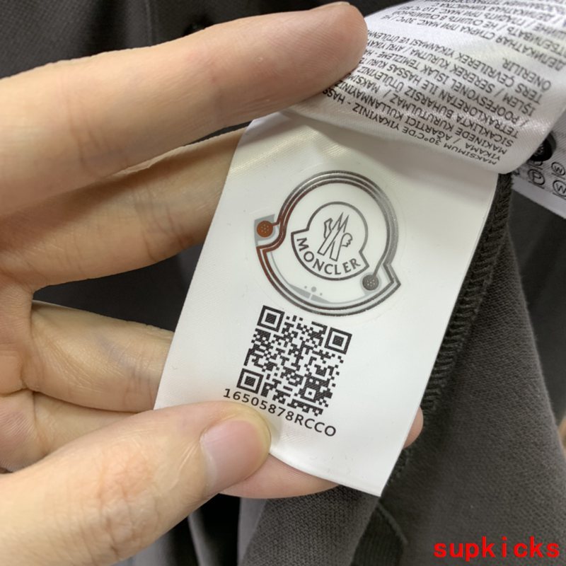 Moncler Luxury Cloth