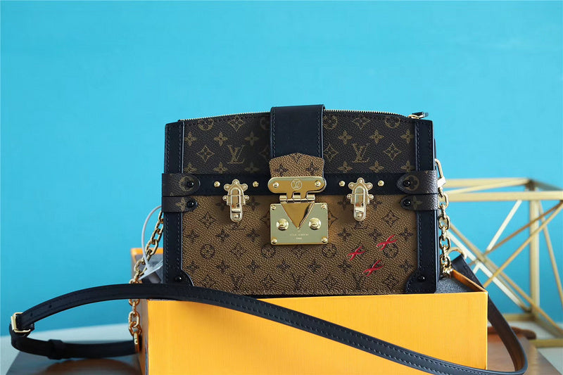 I W Fashion Lu-Vi bags - 8200