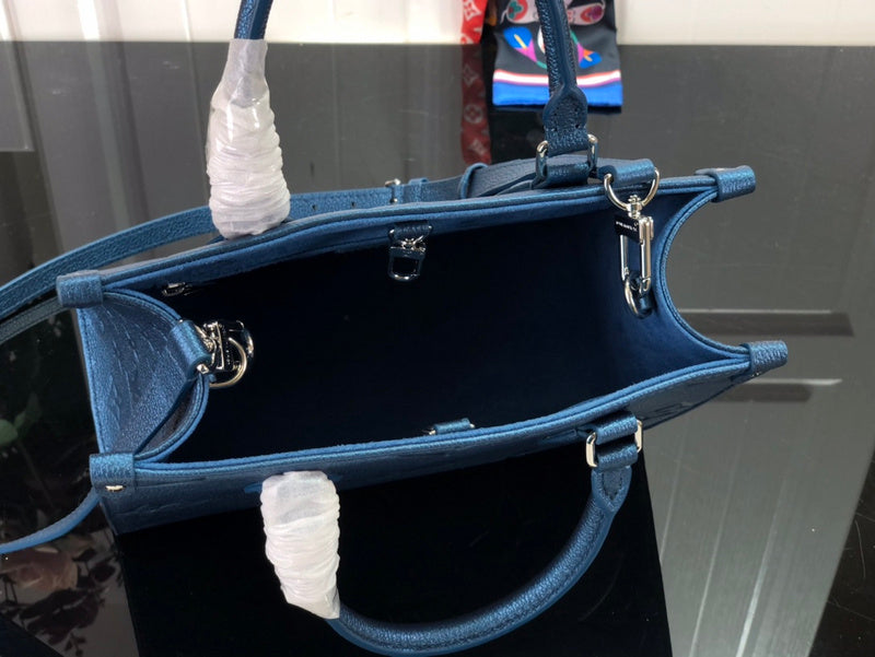 I W Fashion Lu-Vi bags - 17395