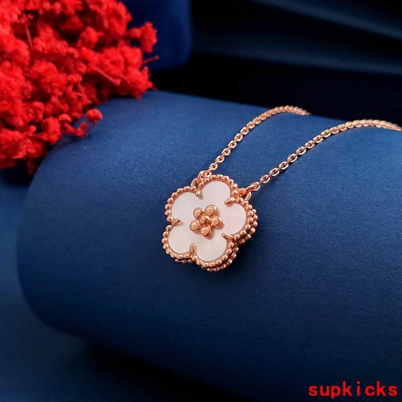 Van Cleef & Arples Jewelry