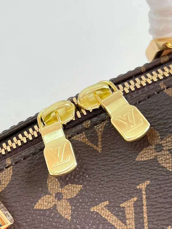 LOV2 Bags - Luxurious Bags  555