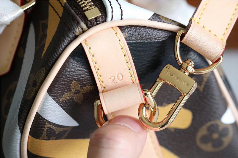 I W Fashion Lu-Vi bags - 8152