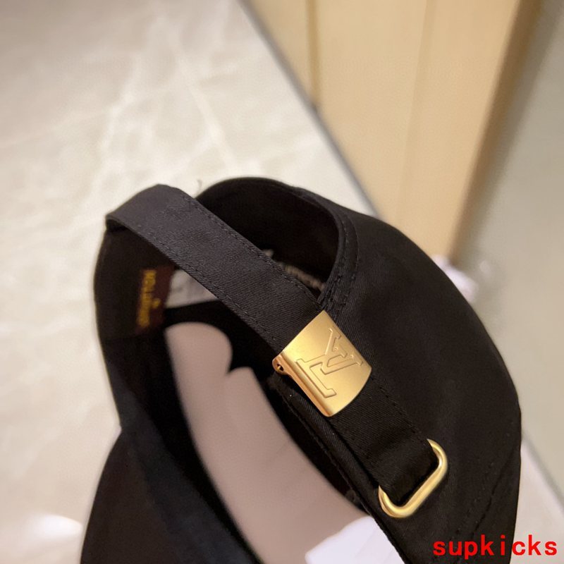 Louis Vuitton Luxury Cap