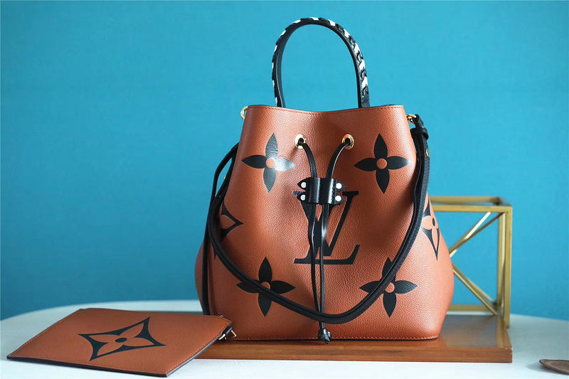 I W Fashion Lu-Vi bags - 8550