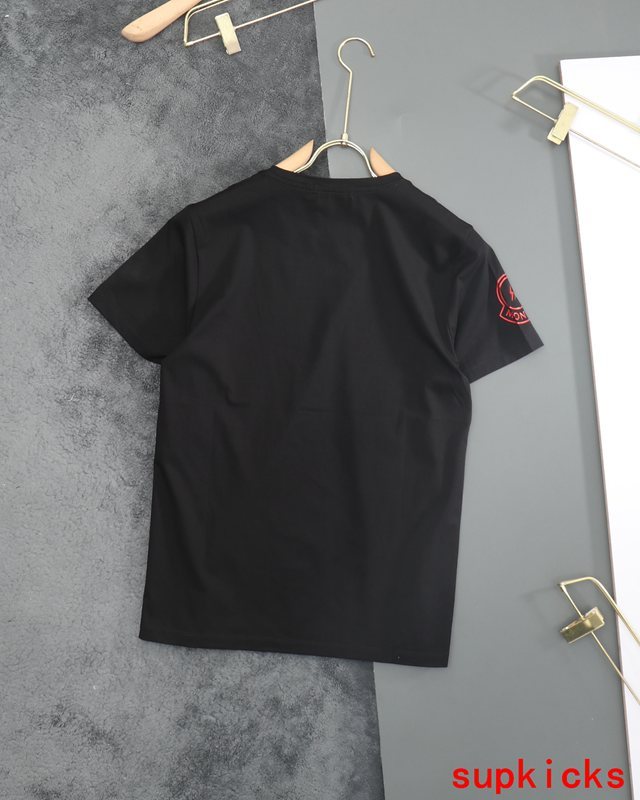Moncler Luxury Cloth