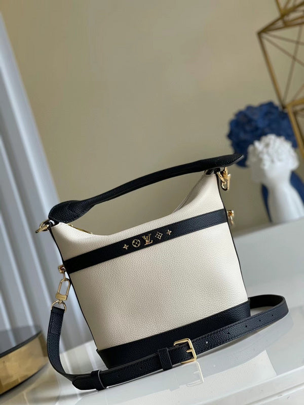 LOV2 Bags - Luxurious Bags  933