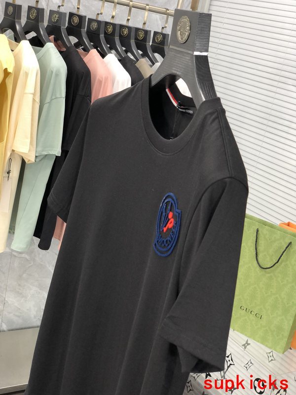 Moncler Luxury Cloth