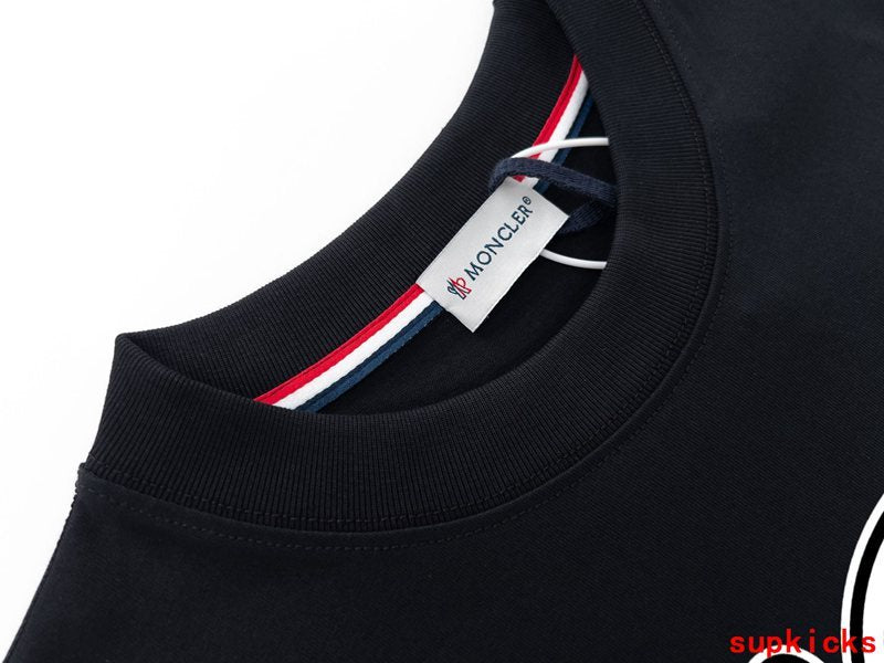 Moncler Luxury Cloth