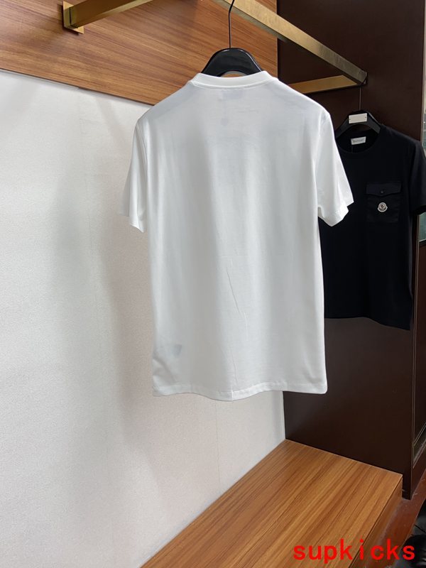 Moncler Luxury Cloth