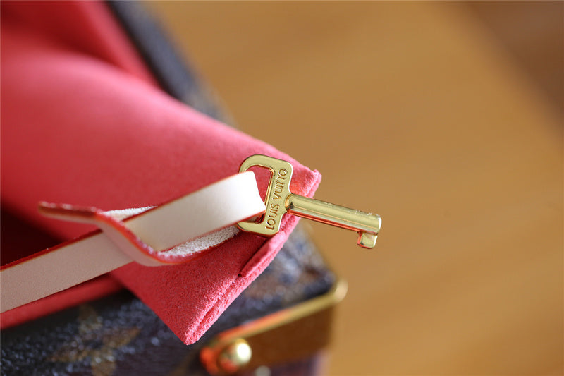 I W Fashion Lu-Vi bags - 9538