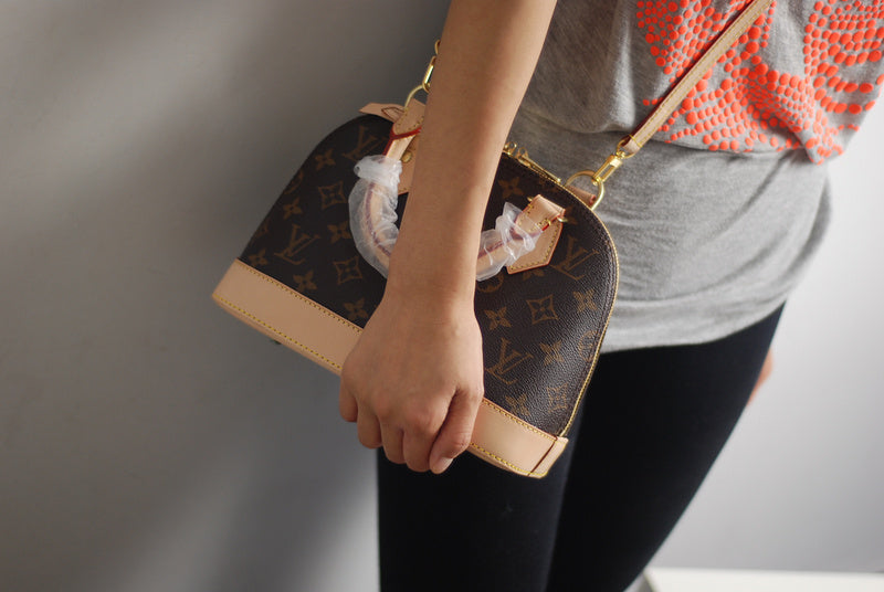 I W Fashion Lu-Vi bags - 8260