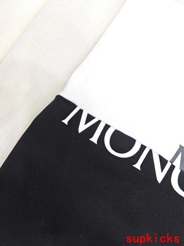 Moncler Luxury Cloth