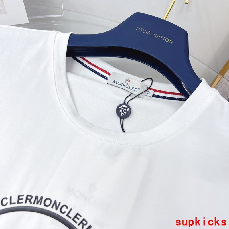 Moncler Luxury Cloth