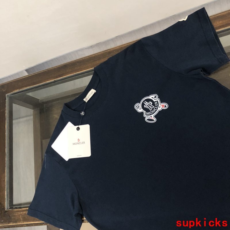 Moncler Luxury Cloth