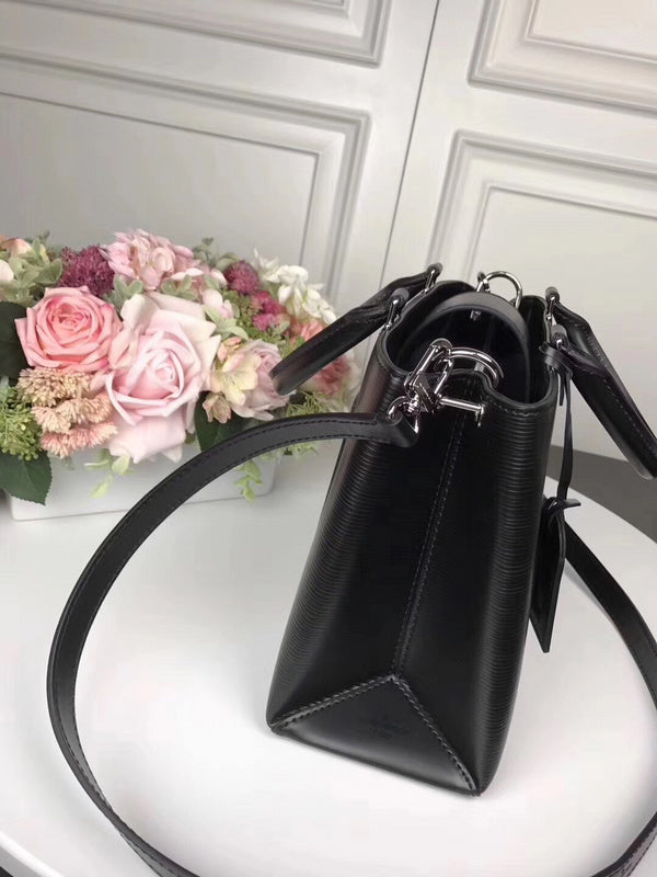 I W Fashion Lu-Vi bags - 17494