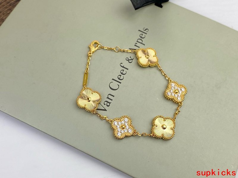 Van Cleef & Arples Jewelry