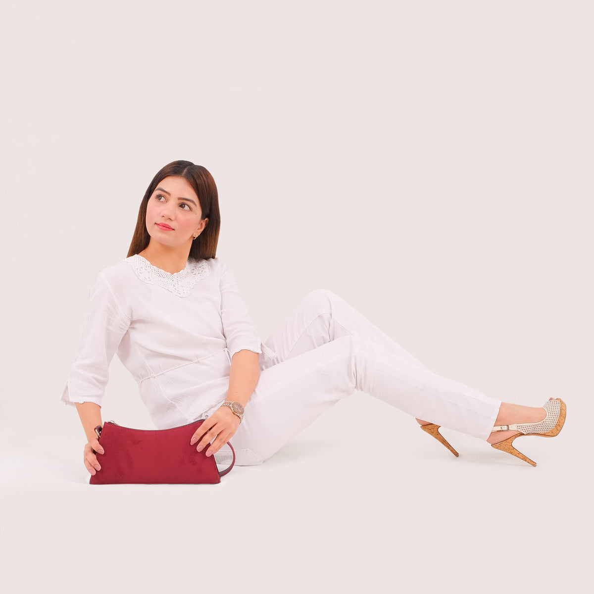 Burgundy suede evening bag with chain handle
