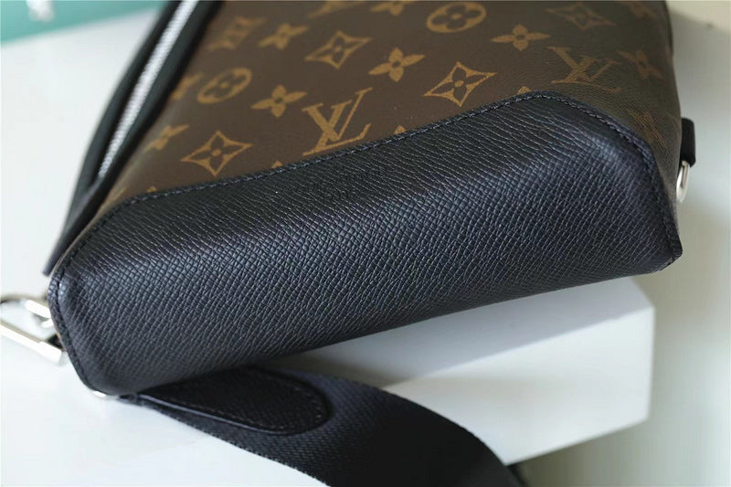 I W Fashion Lu-Vi bags - 9950
