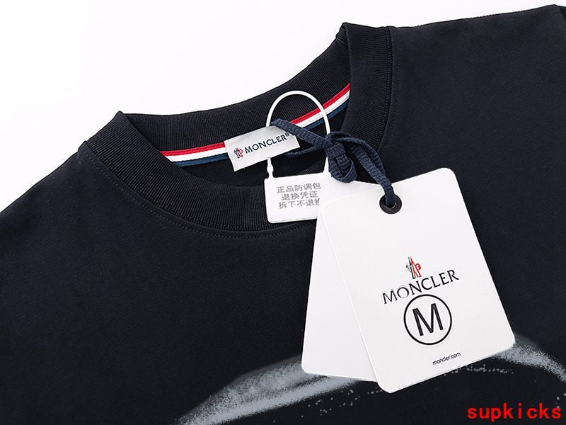 Moncler Luxury Cloth