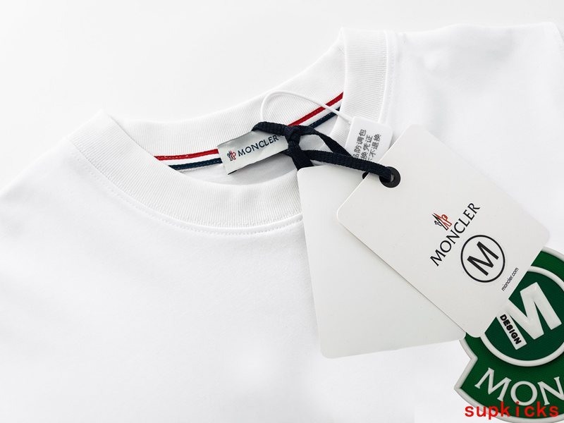 Moncler Luxury Cloth