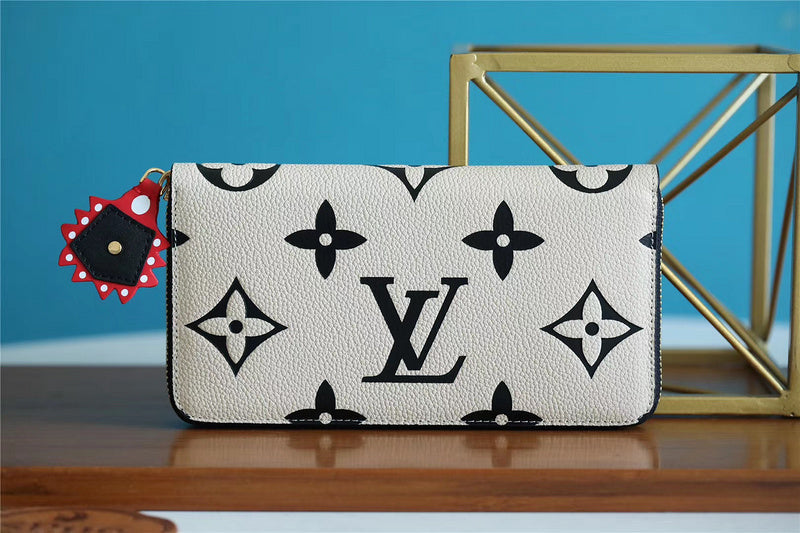 I W Fashion Lu-Vi bags - 8965