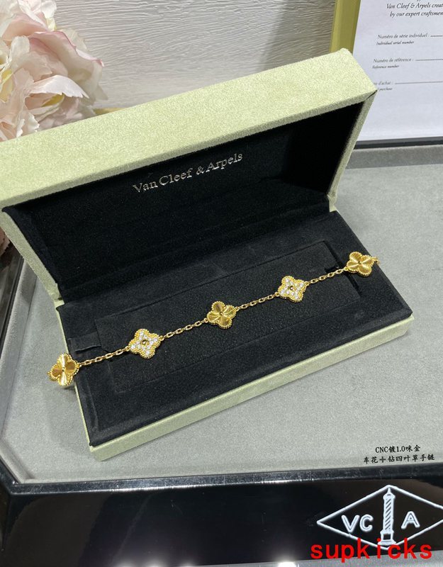Van Cleef & Arples Jewelry