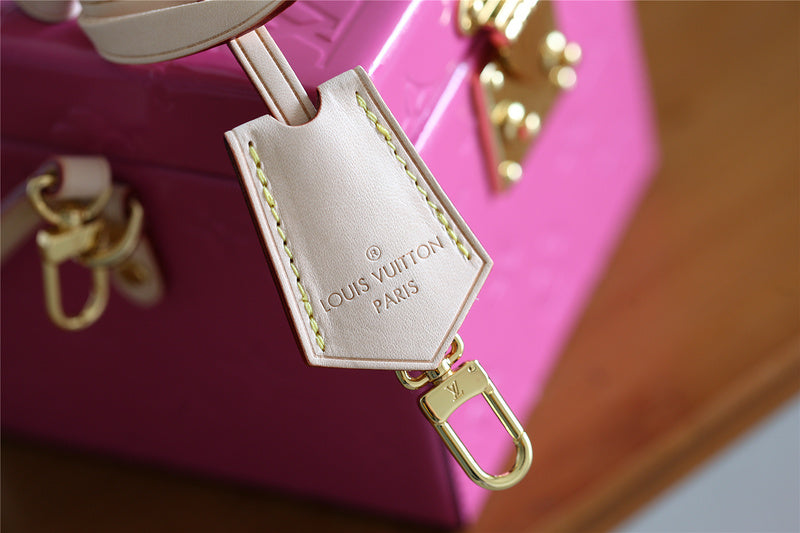 I W Fashion Lu-Vi bags - 9400