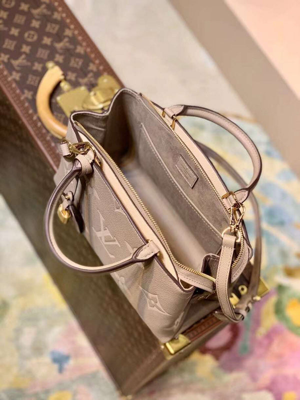 I W Fashion Lu-Vi bags - 17429
