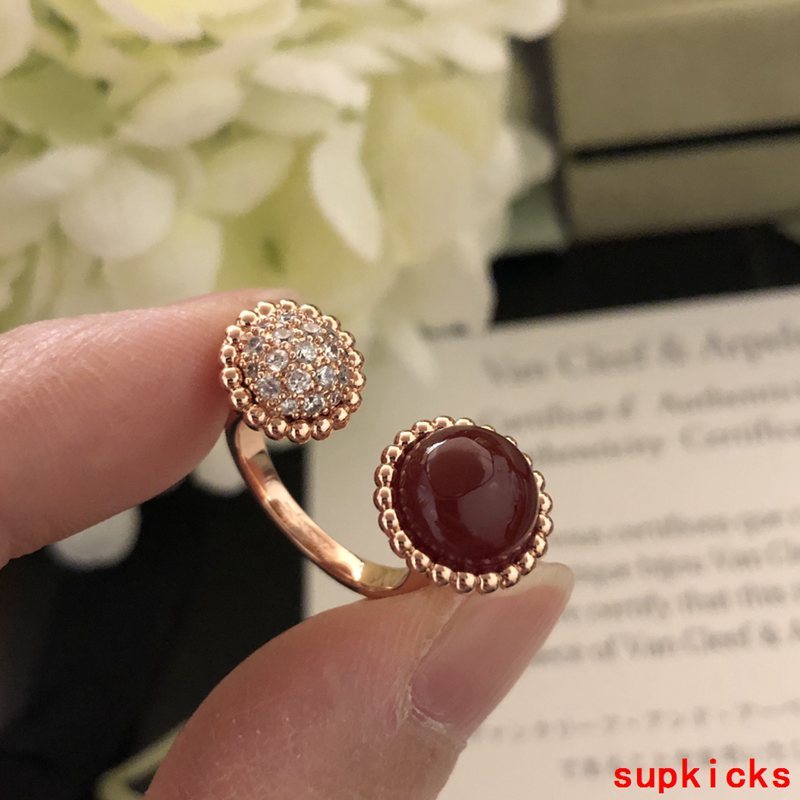 Van Cleef & Arples Jewelry