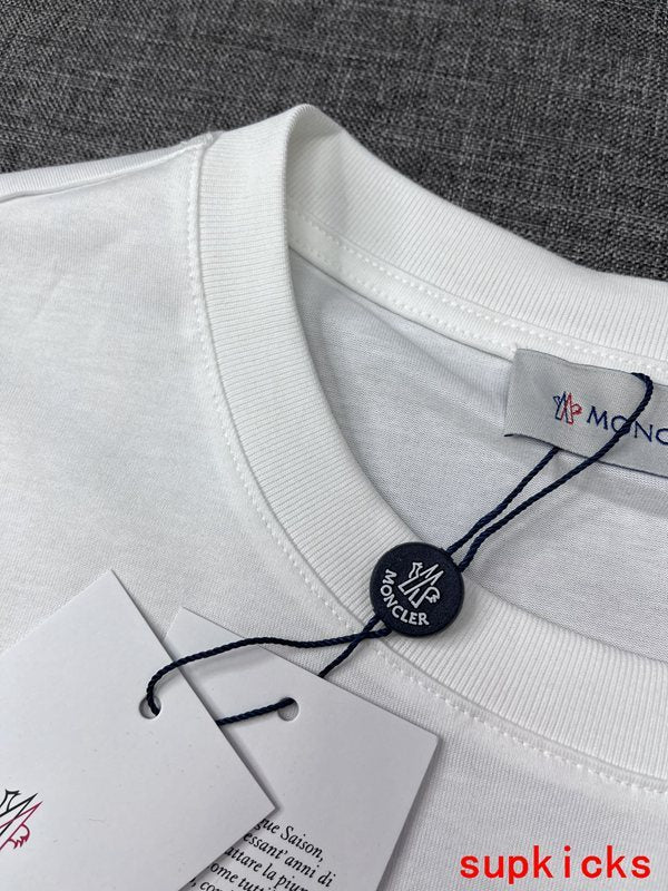 Moncler Luxury Cloth