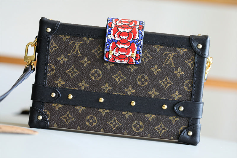 I W Fashion Lu-Vi bags - 8210