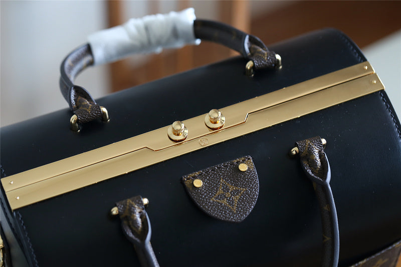 I W Fashion Lu-Vi bags - 8170